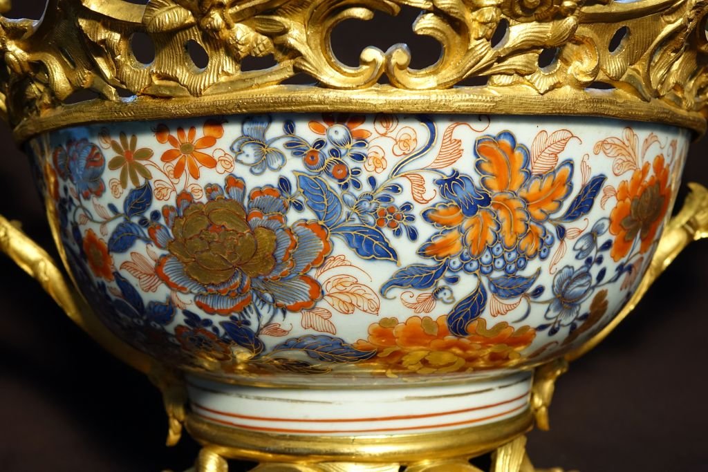 Large Imari Porcelain Bowl With Gilded Bronze Mounts-photo-6