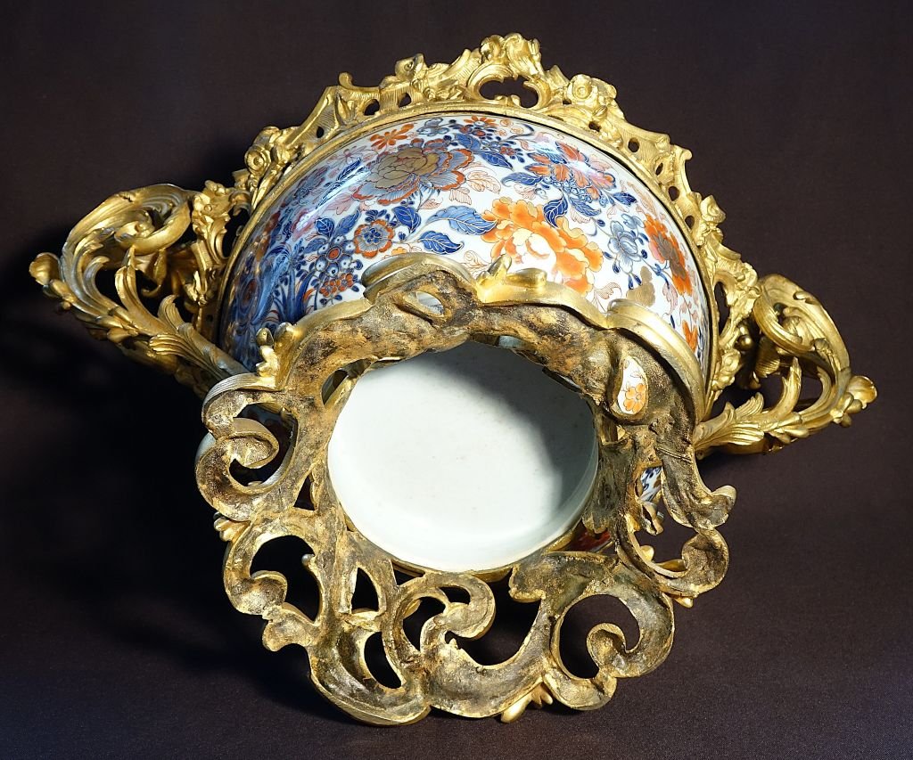 Large Imari Porcelain Bowl With Gilded Bronze Mounts-photo-8