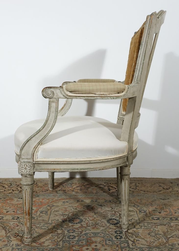 Paire de fauteuils cabriolets de style Louis XVI-photo-1