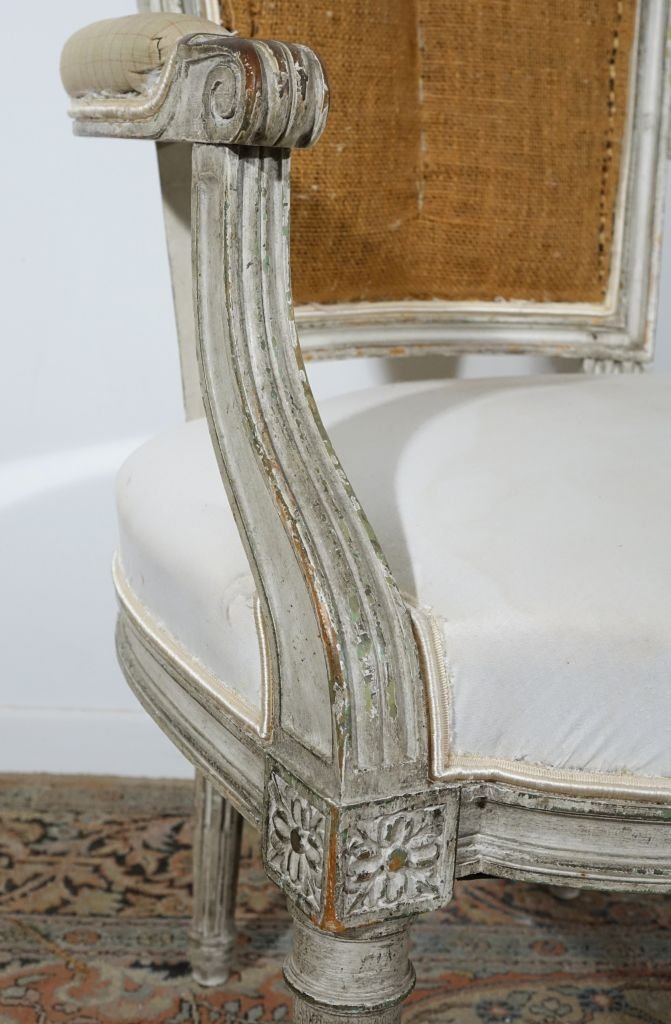 Paire de fauteuils cabriolets de style Louis XVI-photo-7