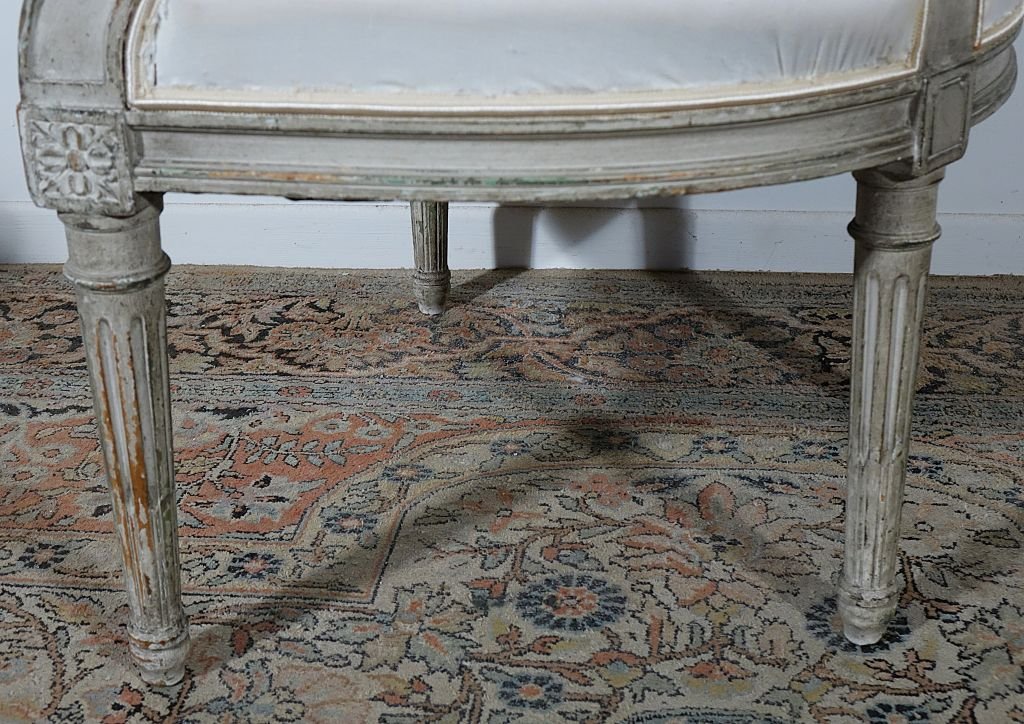 Paire de fauteuils cabriolets de style Louis XVI-photo-8
