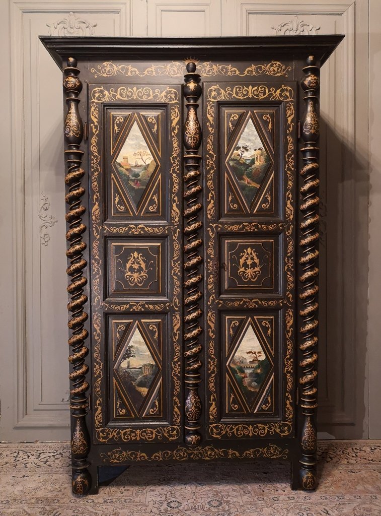 Petite Armoire Peinte Dans Le Goût d'Uzès. Epoque Milieu XVIIème