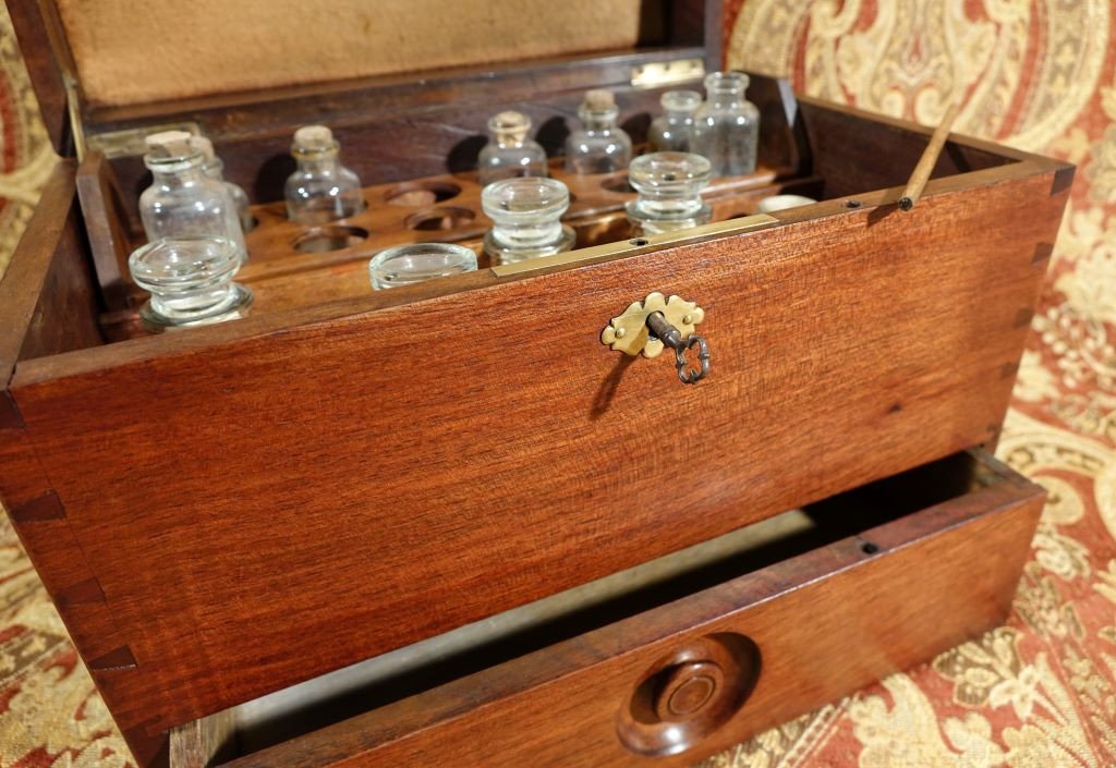 Solid Mahogany Apothecary Box.-photo-7