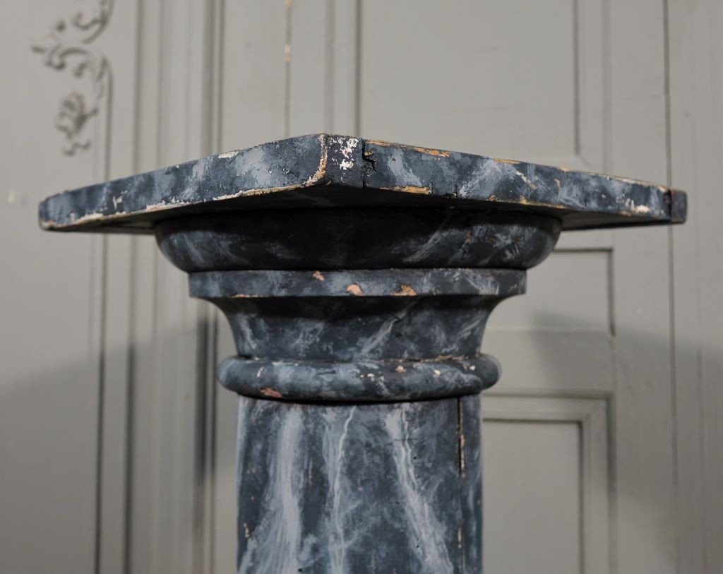 Column Painted Faux Marble. Period End Of The 18th Century-photo-3