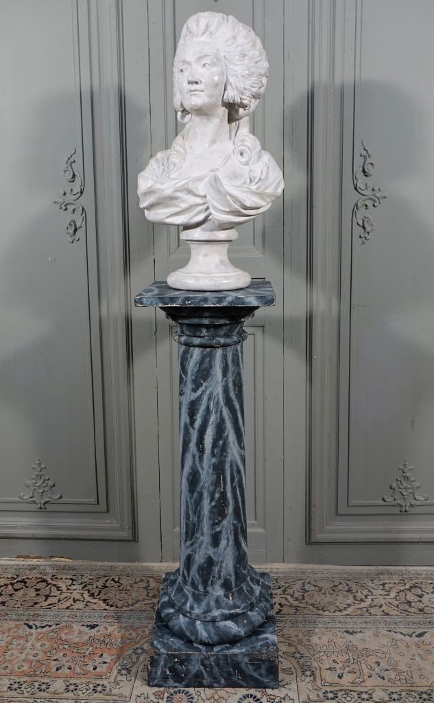 Column Painted Faux Marble. Period End Of The 18th Century