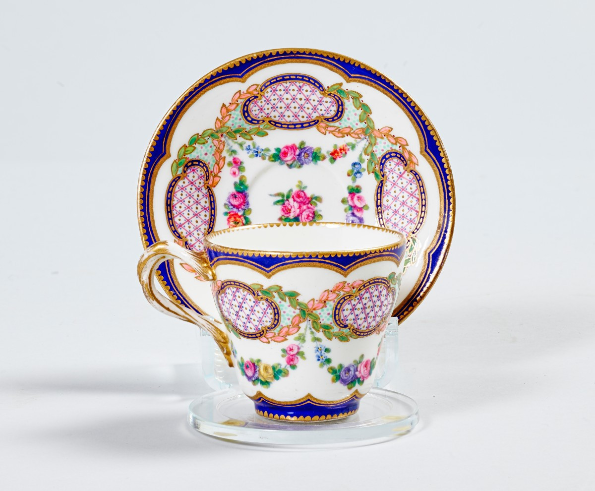 Tasse en porcelaine tendre de Sèvres
