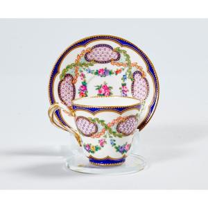 Tasse en porcelaine tendre de Sèvres