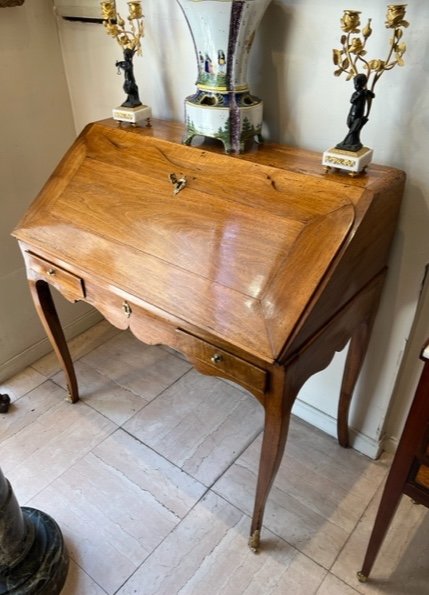 Dos d'âne Desk, Louis XV Period