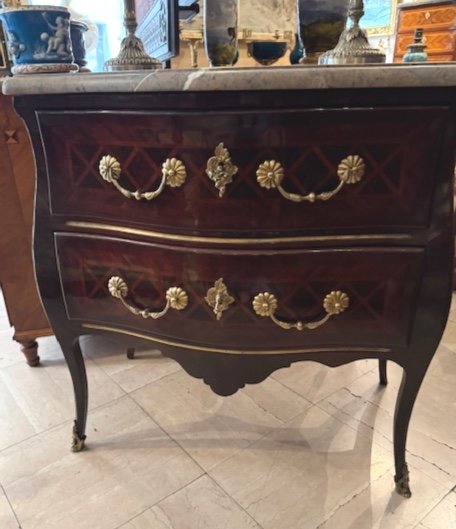 Louis XV Period Commode Between Two-photo-3