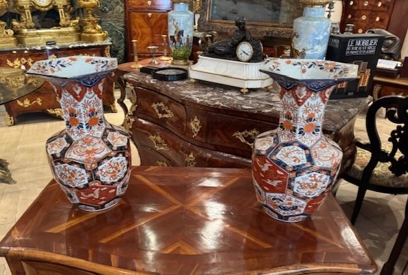 Paire De Vases En Porcelaine d'Imari 19 ème 