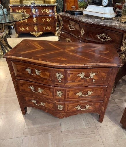 Early 18th Century Chest Of Drawers-photo-2