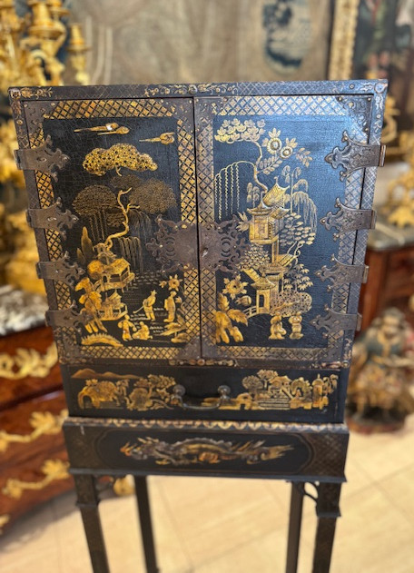 Cabinet en laque de chine XIX-photo-2