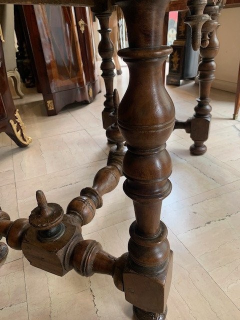 18th Century Walnut Table-photo-2