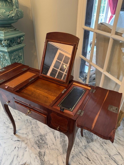Louis XV Period Dressing Table-photo-4