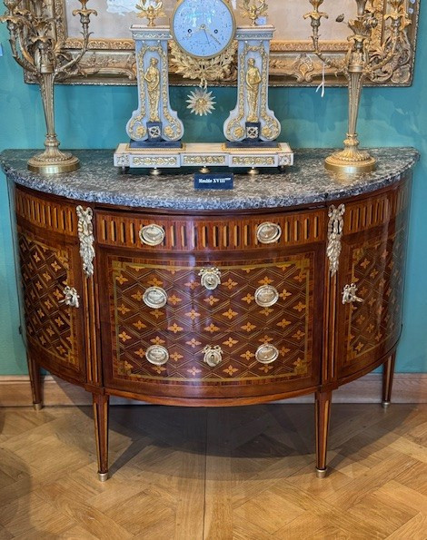Commode demi-lune d'époque Louis XVI
