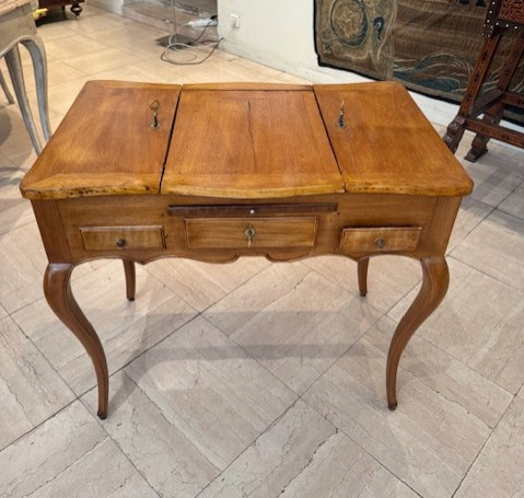 Coiffeuse de style Louis XV début 19 ème