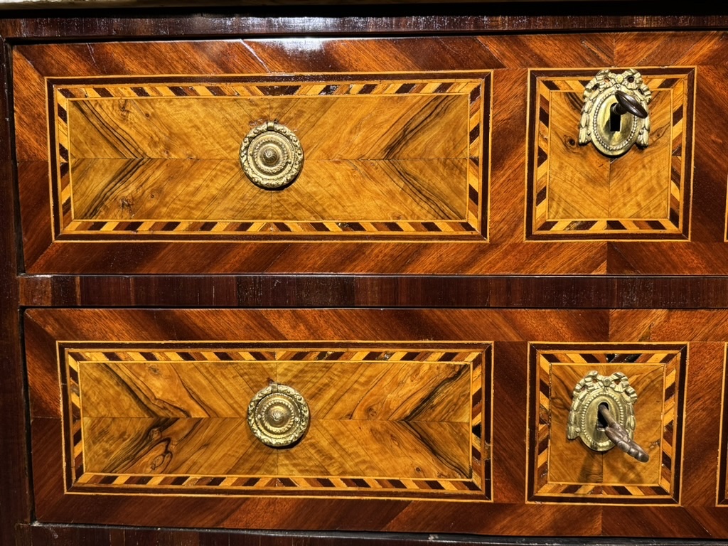 Transition-era Chested Dresser -photo-4