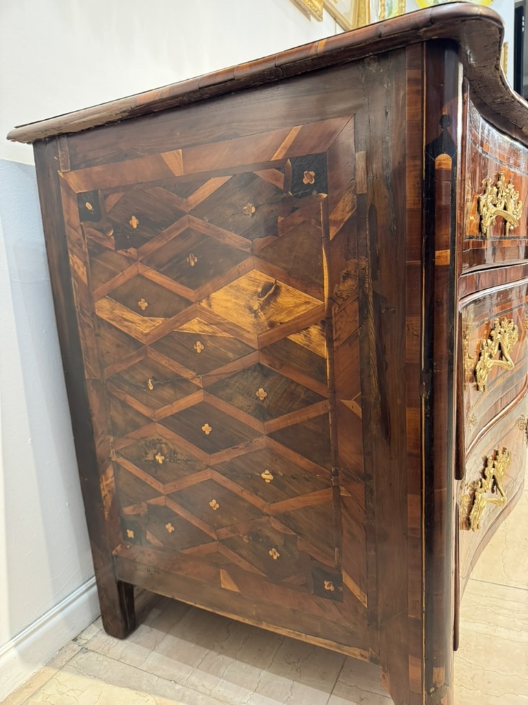 Louis XV-era Inlaid Chest Of Drawers-photo-3
