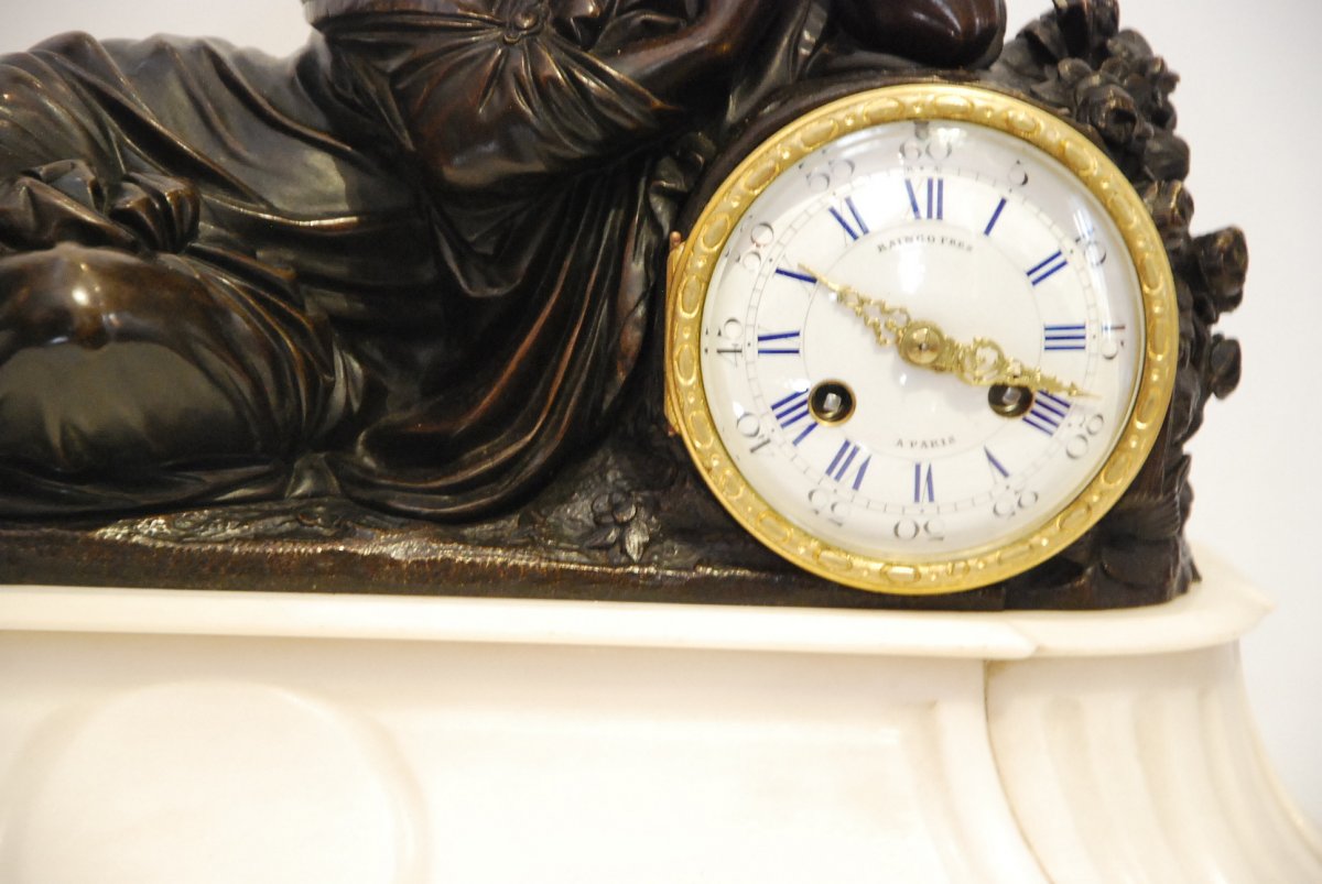 Clock In Bronze Dial Signed-photo-3