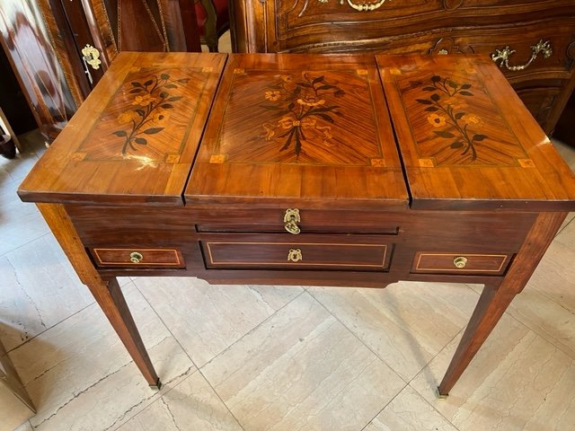 Coiffeuse d'époque Louis XVI