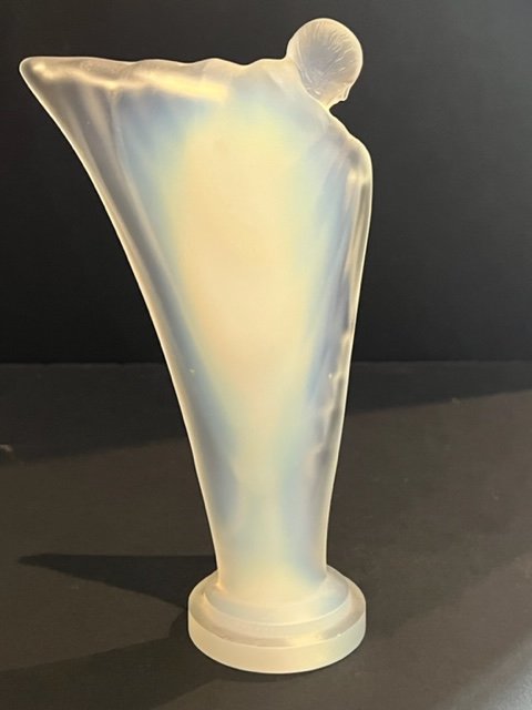 Naked Woman Signed Etling In Opalescent Glass-photo-3