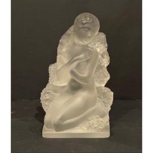 Statuette En Verre Moulé Signé Lalique 