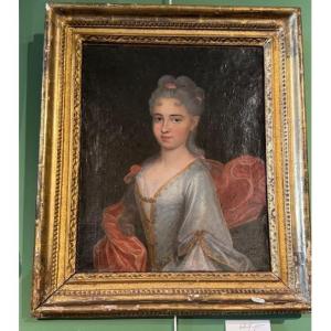 Portrait d'une élégante du 18 ème siècle 