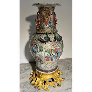 Vase chinois en porcelaine de Canton - XIXème siècle