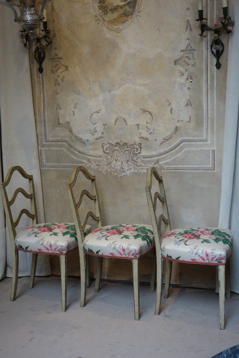 Suite Of Three Painted Wooden Chairs In The Gustavian Taste Of The XIXth Century-photo-2