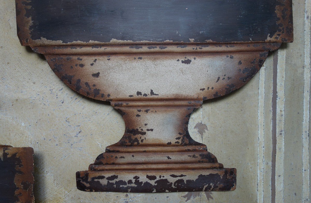 Pair Of Painted Sheet Metal Silhouettes Representing Vases. Directoire Period-photo-4