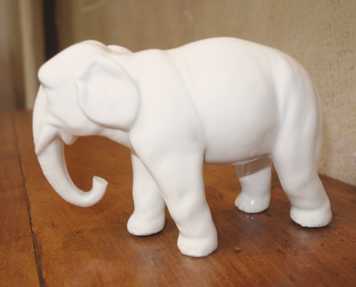  Statuette d'éléphant en porcelaine blanche XXème siècle-photo-3