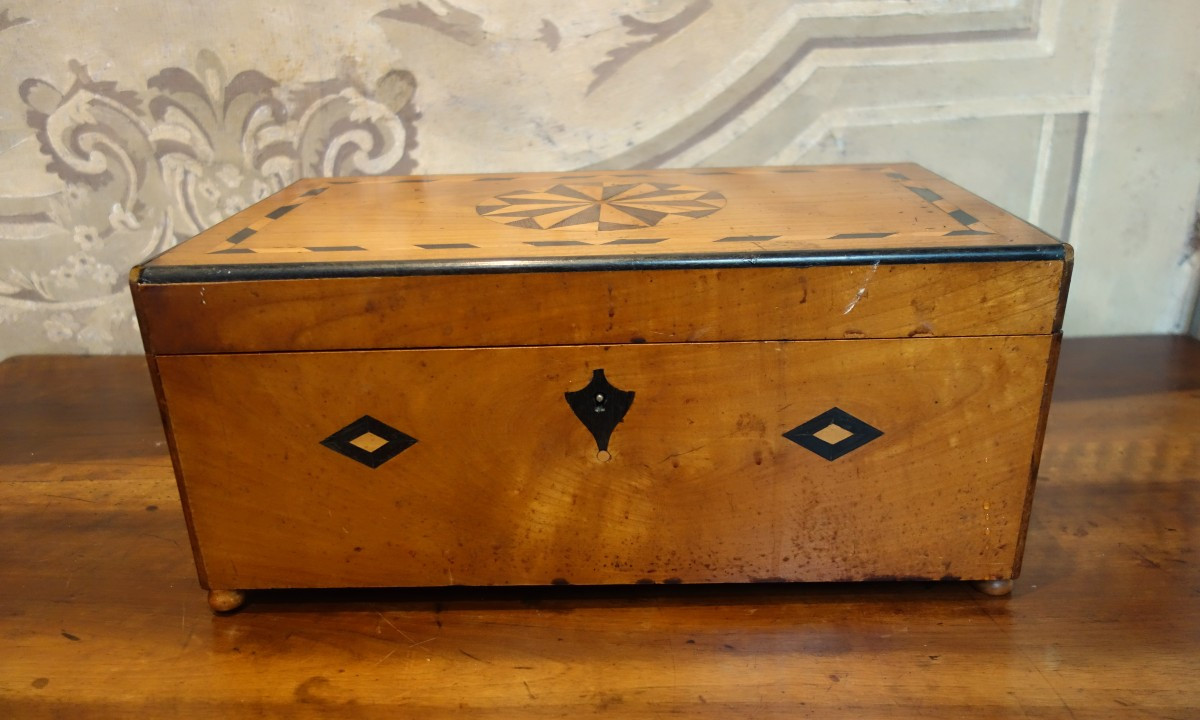 Sewing Box In Walnut Inlaid With A Rosette-photo-4