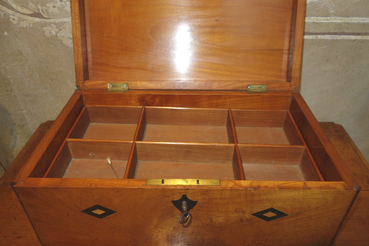 Sewing Box In Walnut Inlaid With A Rosette-photo-5