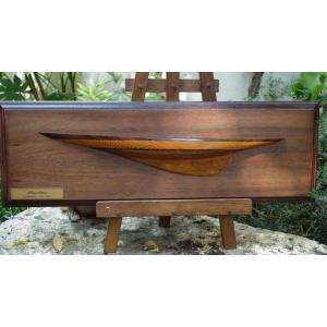 maquette d'une demi coque de bateau XXème siècle