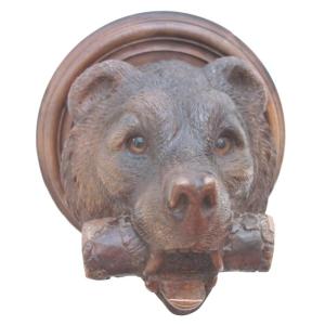 Rare tête d'ours en bois sculpté, travail de la Forêt noire ,XIx ème siécle.
