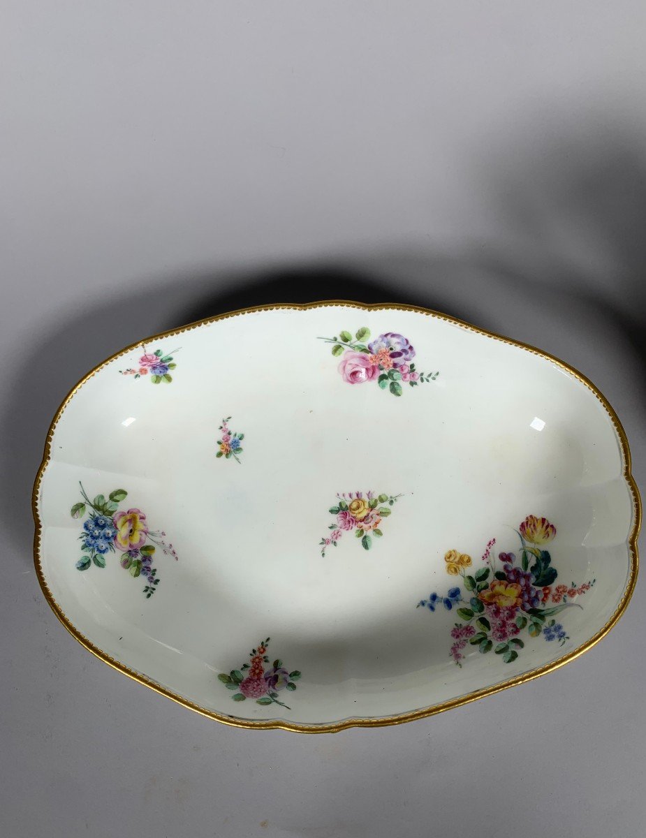 Pot à Eau Couvert En Porcelaine De Sèvres Du XVIIIe Siècle, Daté 1757-photo-3