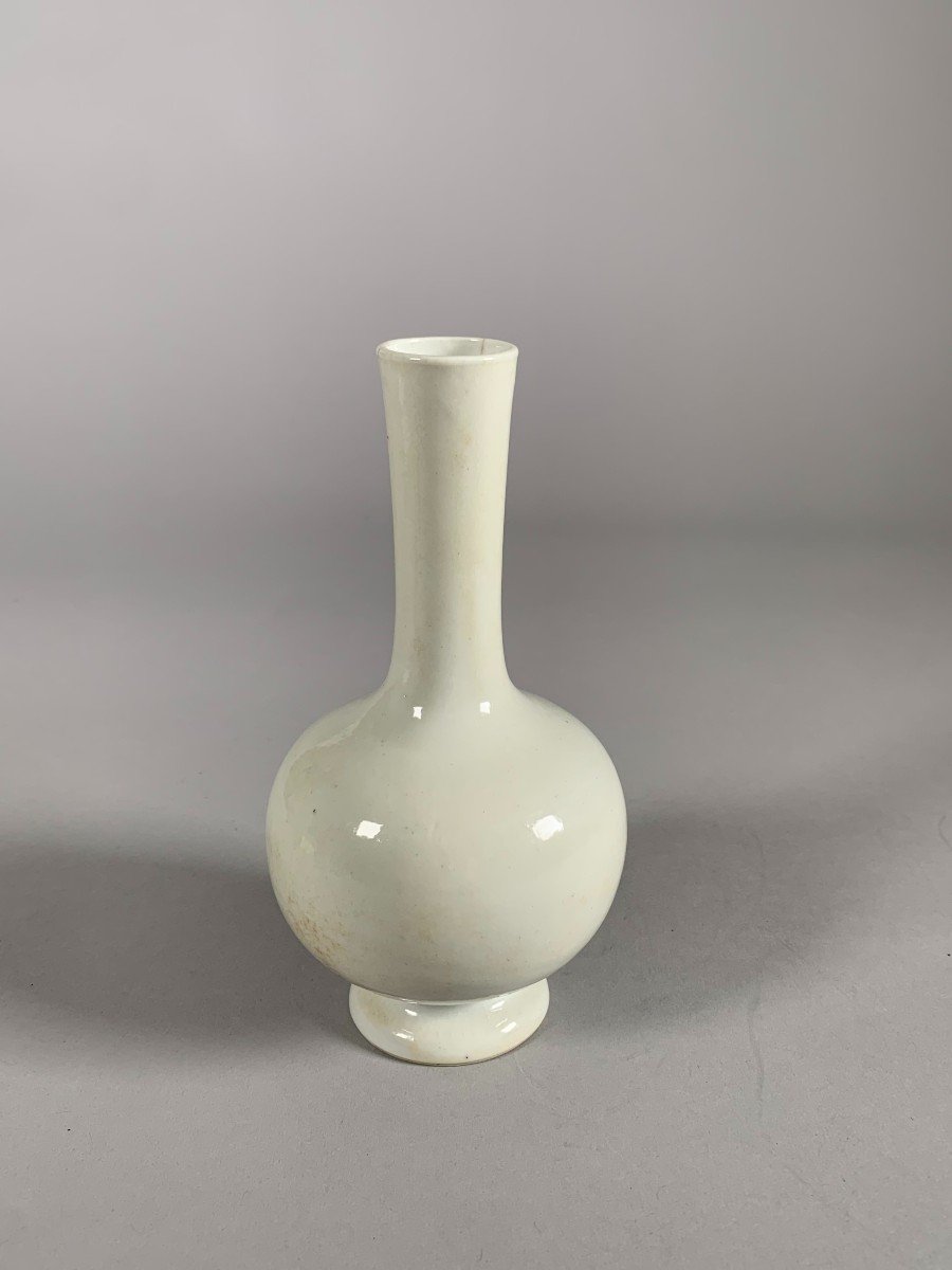 White Porcelain Vase Dehua China 18th Century-photo-2