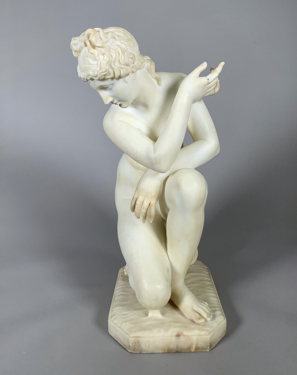 Sculpture En Marbre Blanc Début Du XIXeme Siecle De Style Néoclassique  Représente Vénus Au Bai-photo-3