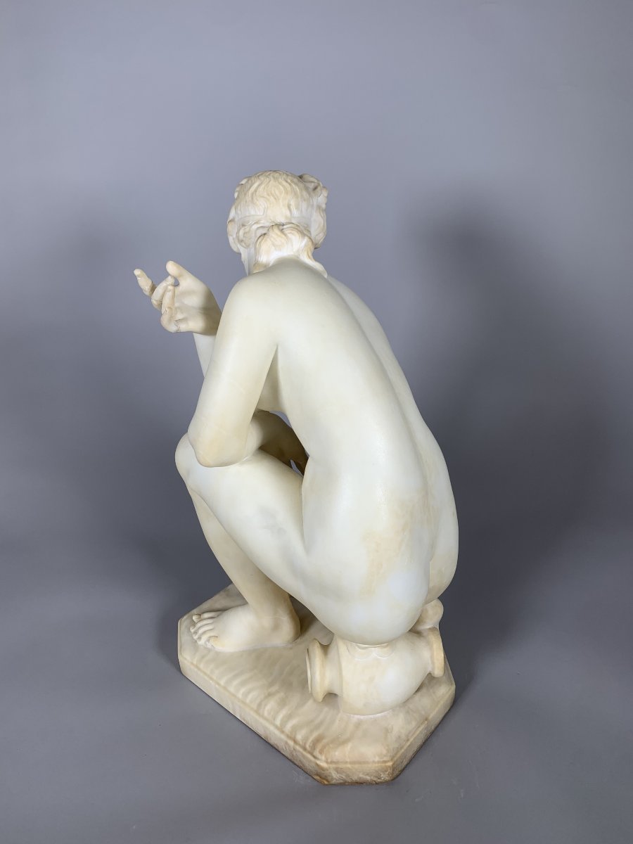 Sculpture En Marbre Blanc Début Du XIXeme Siecle De Style Néoclassique  Représente Vénus Au Bai-photo-4
