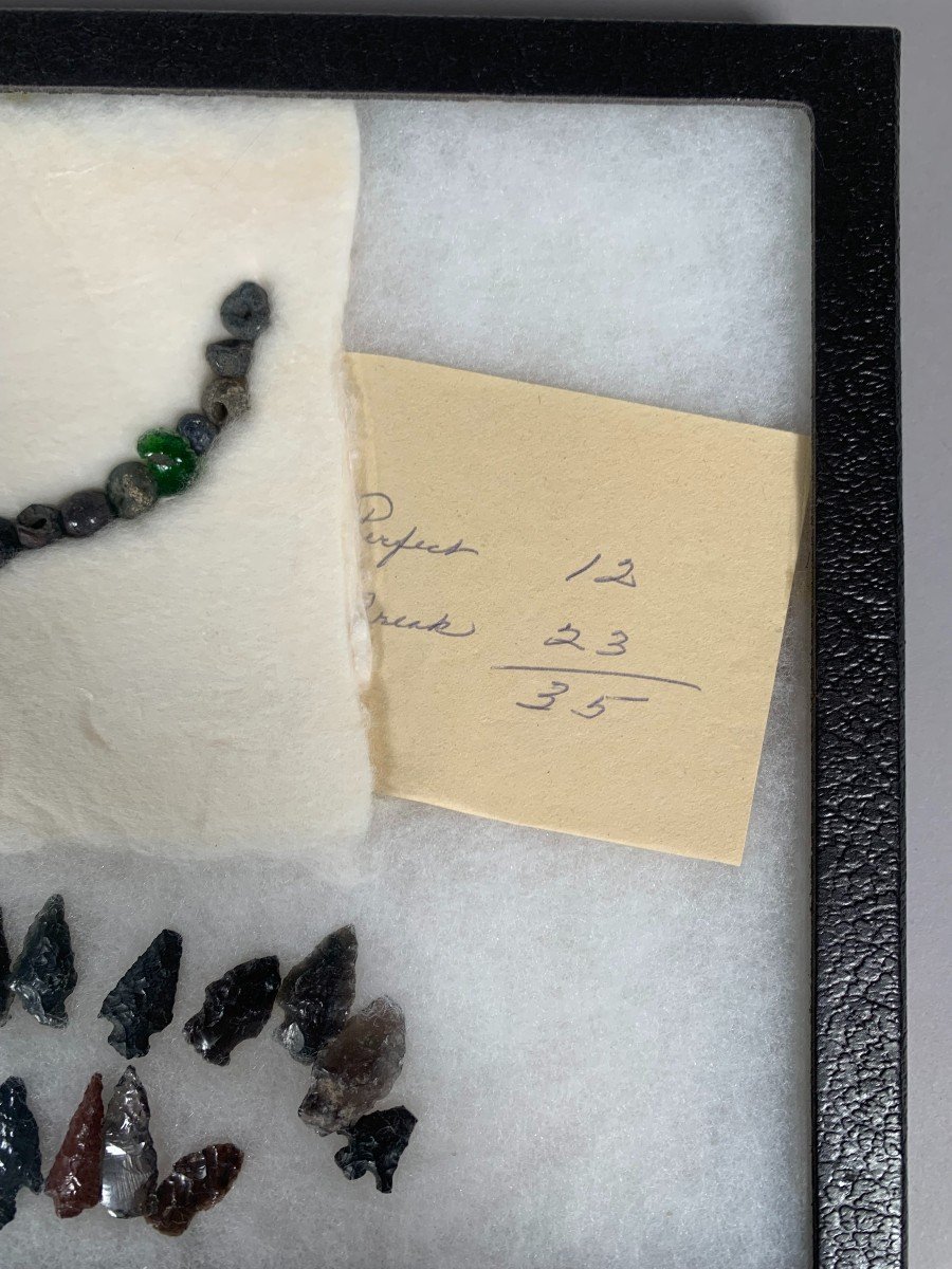 Lot De Pointes De Fleches Et Un Collier  En Perle Paléo Américains Paléolithique Archéologie -photo-2