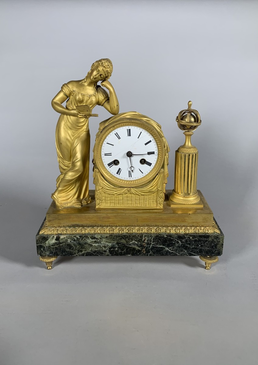 Pendule d'époque Empire Ou Directoire Femme à La Lecture XIXeme Siecle