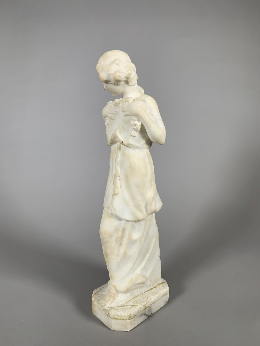 Sculpture En Marbre XIXème Siècle Femme à La Guirlande De Fleurs art nouveau-photo-3