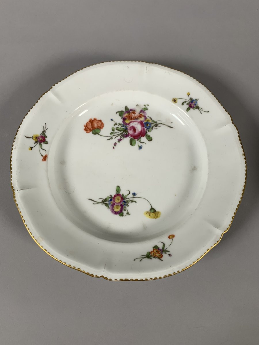 18th Century Soft Porcelain Plate From The Comte d'Artois Factory-photo-3