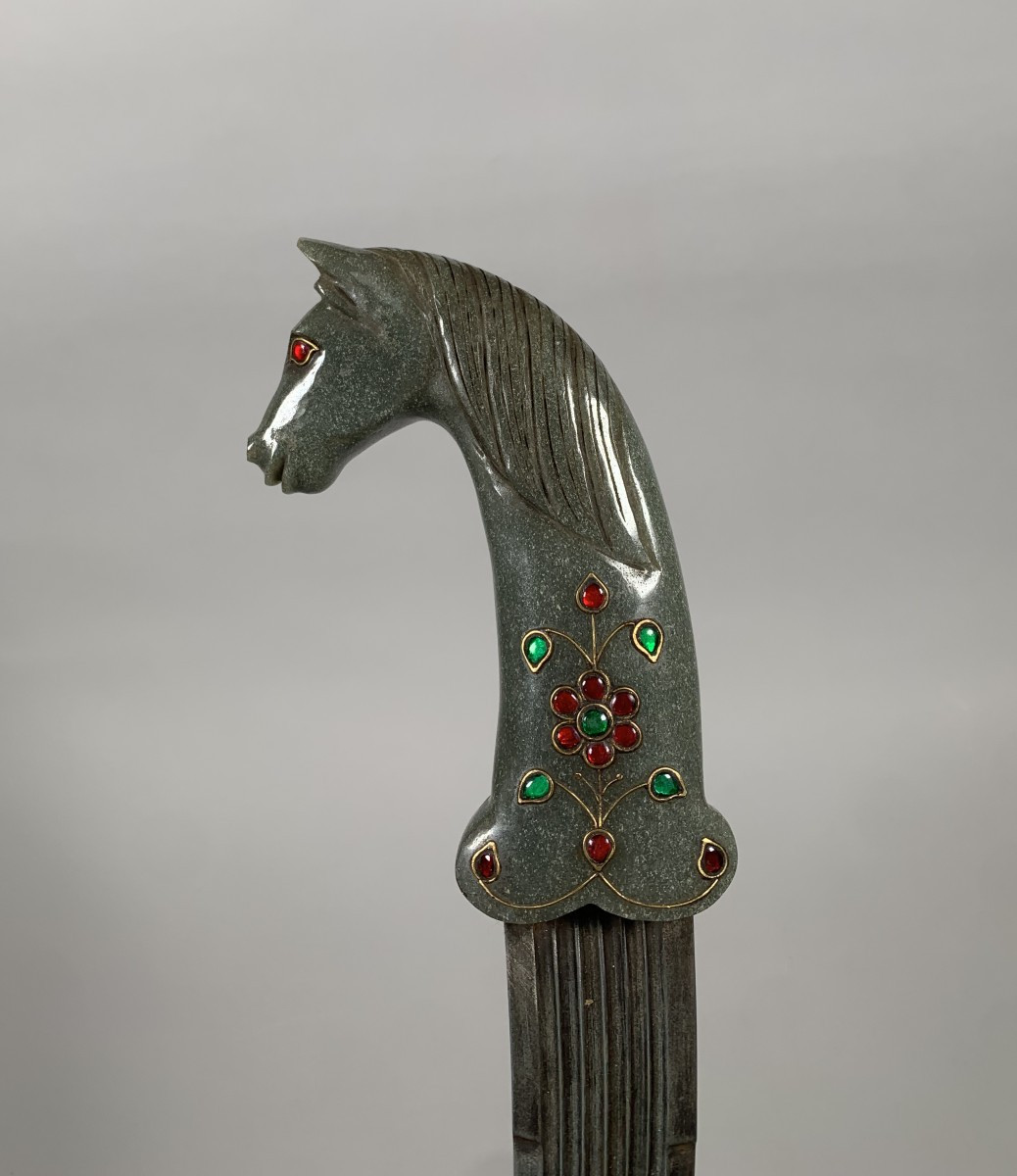 Poignard Kard Moghol Au Décor De Tete De Cheval En Jade Indo Iranien  XIXeme Siecle