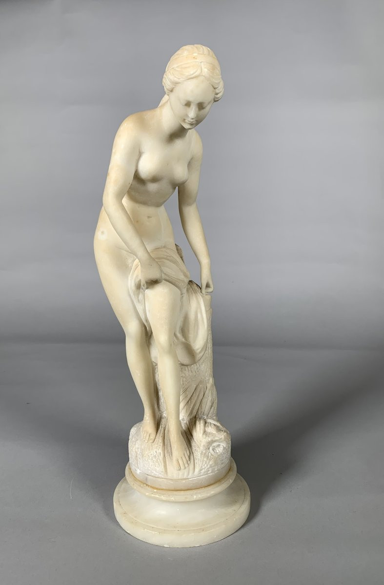Sculpture En Marbre Blanc  Diane Au Bain d'Apres Falconet (1716-1791) XIXeme Siecle-photo-1