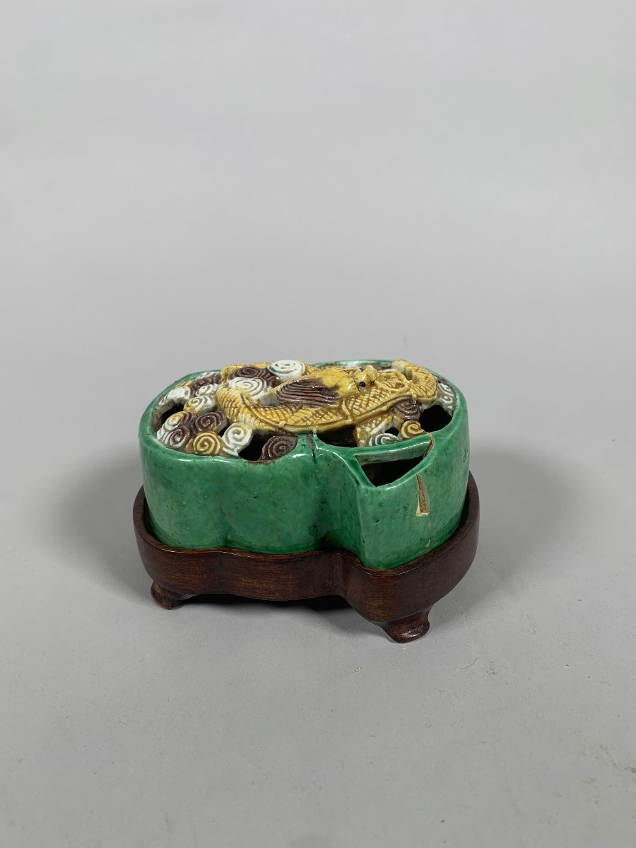 CHINE, XVIIIe SIÈCLE, PÉRIODE KANGXI (1661 - 1722)  chine sancai biscuit emaillé-photo-4