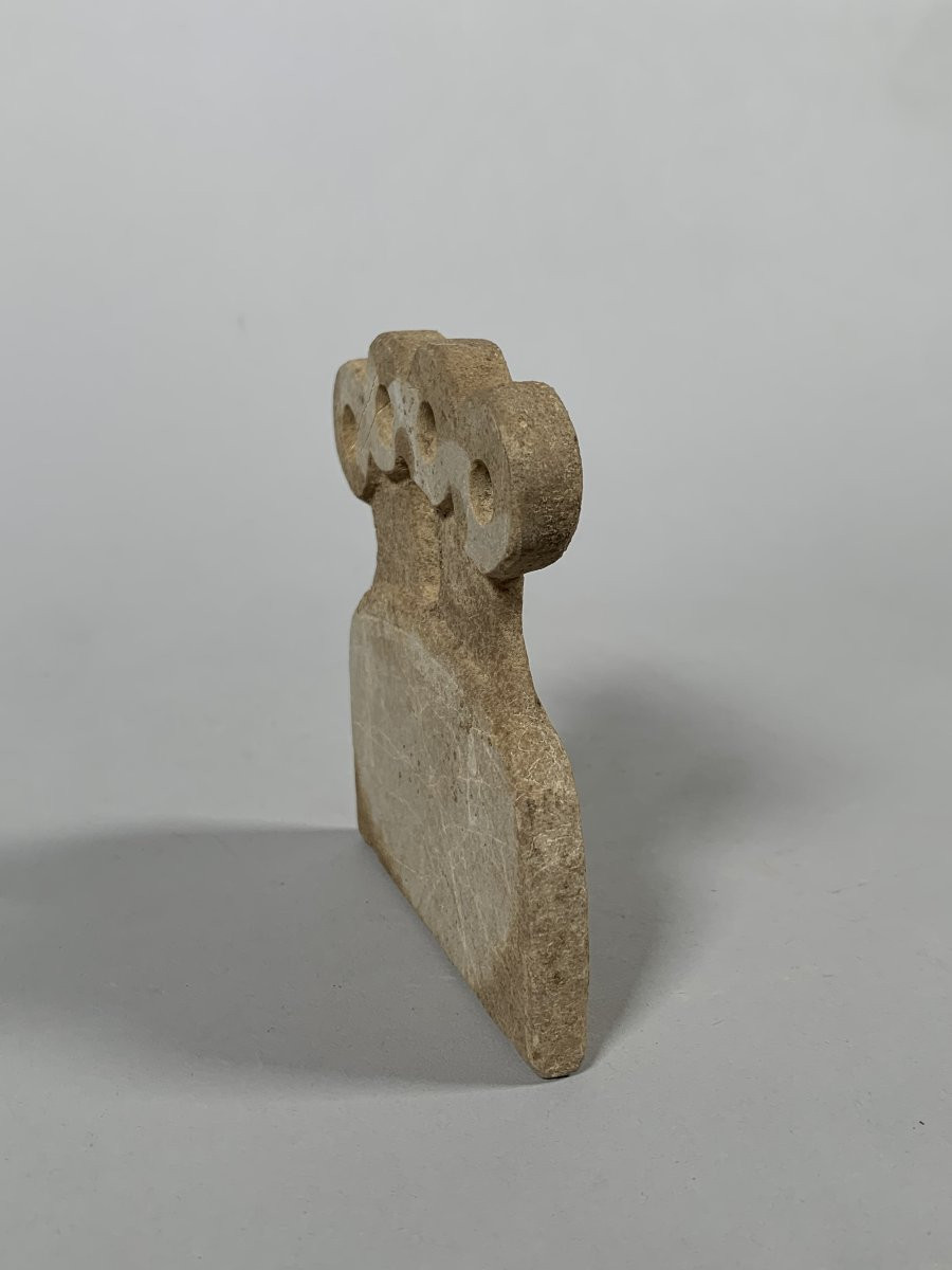 Idole campaniforme bicéphale aux yeux  Tell Brak archéologique antique-photo-1