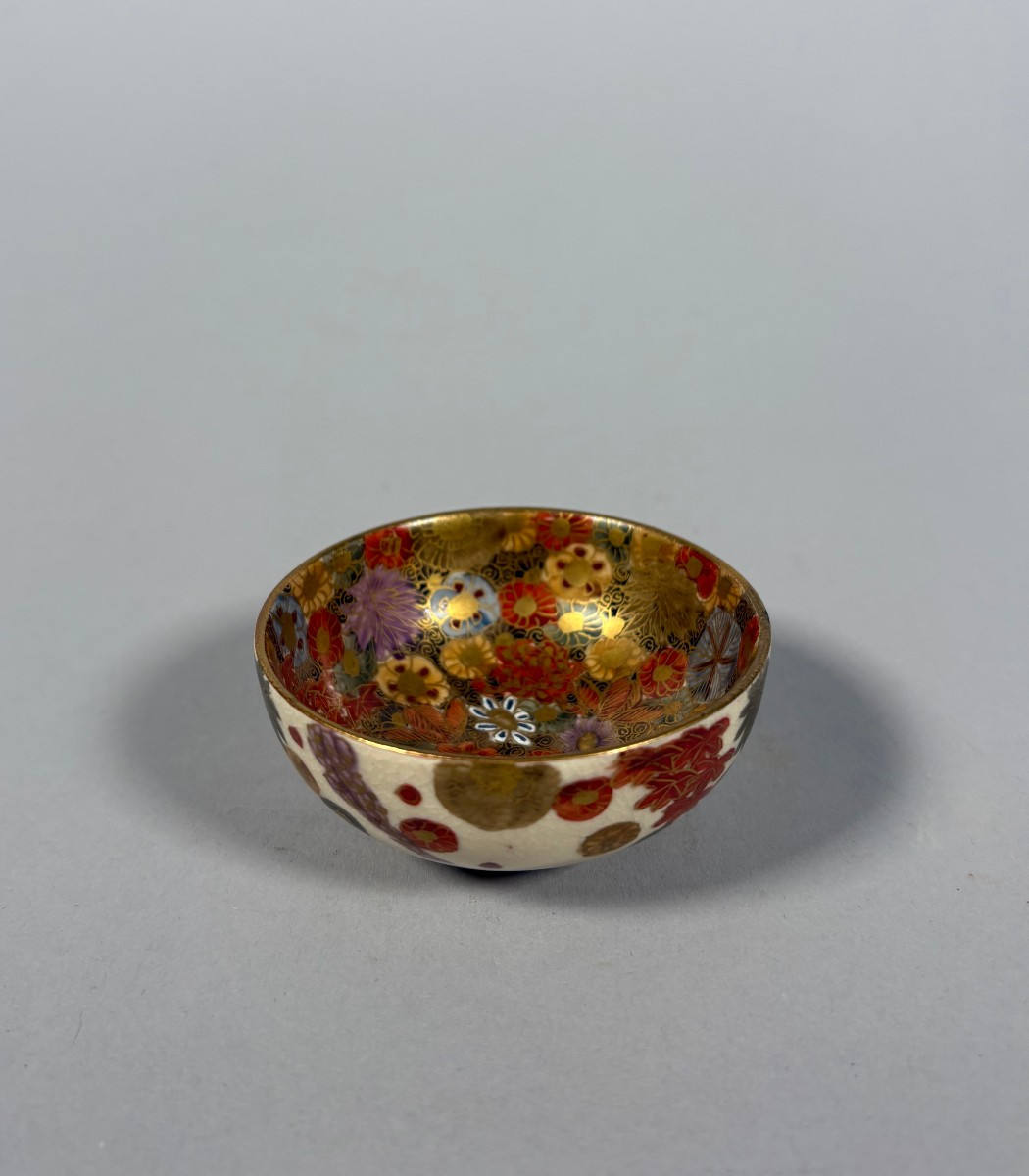 Satsuma Earthenware Bowl, Meiji Period, 19th Century, Mille-fleurs Pattern, Japan