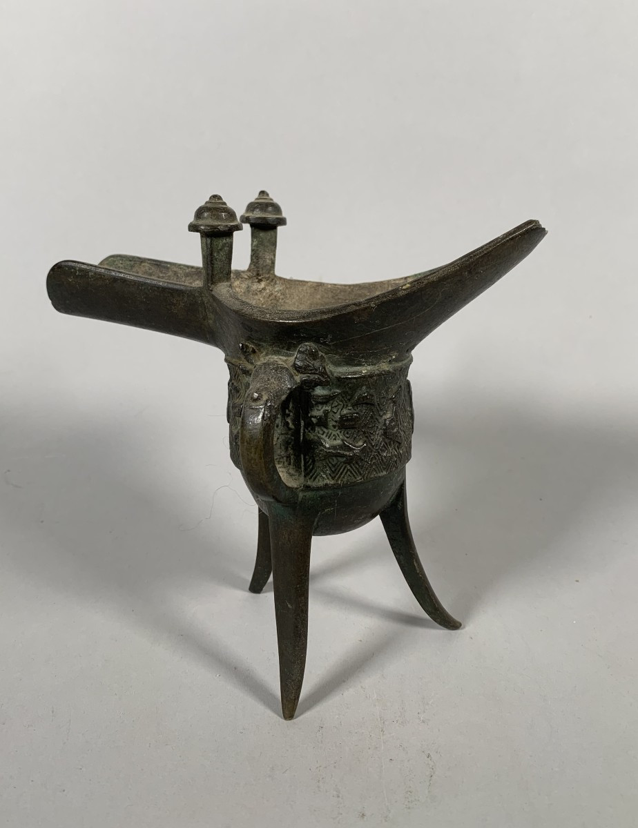 Coupe bronze tripode "Jue" Chine époque Ming (1368 - 1644) 