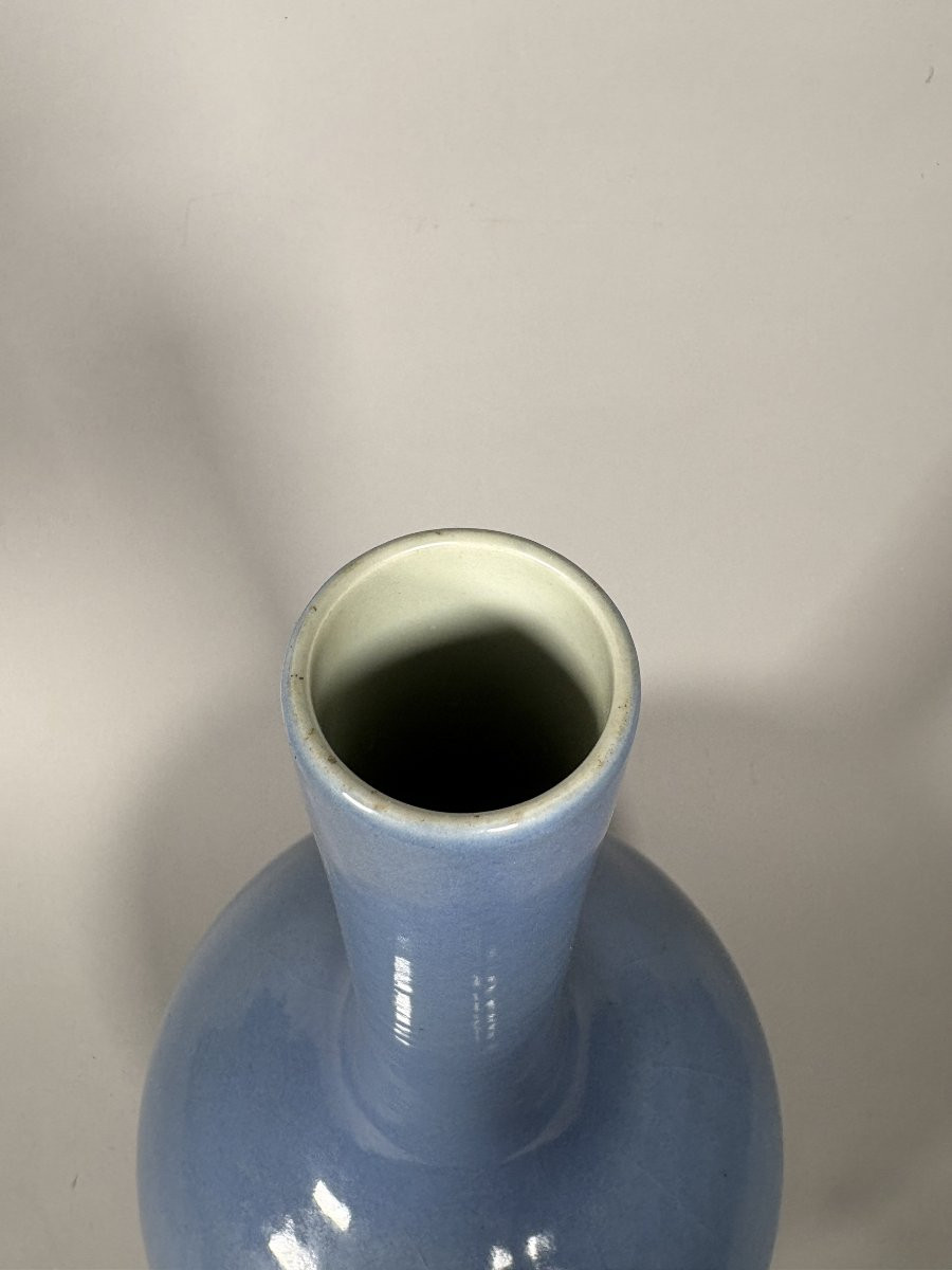 Chinese Lavender Porcelain Vase, Qianlong Period (1736-1795).-photo-2